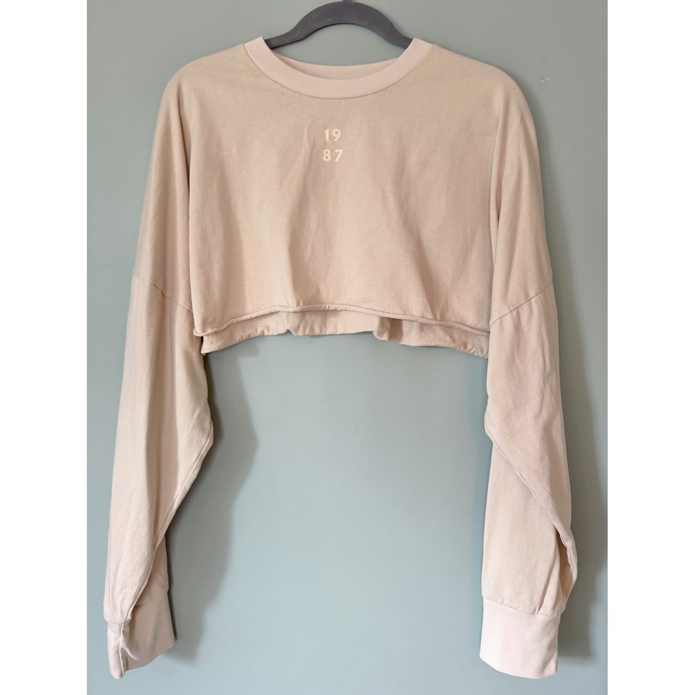 1987 The Label Cropped Graphic Long Sleeve Tee T-Shirt Size Medium Raw Hem